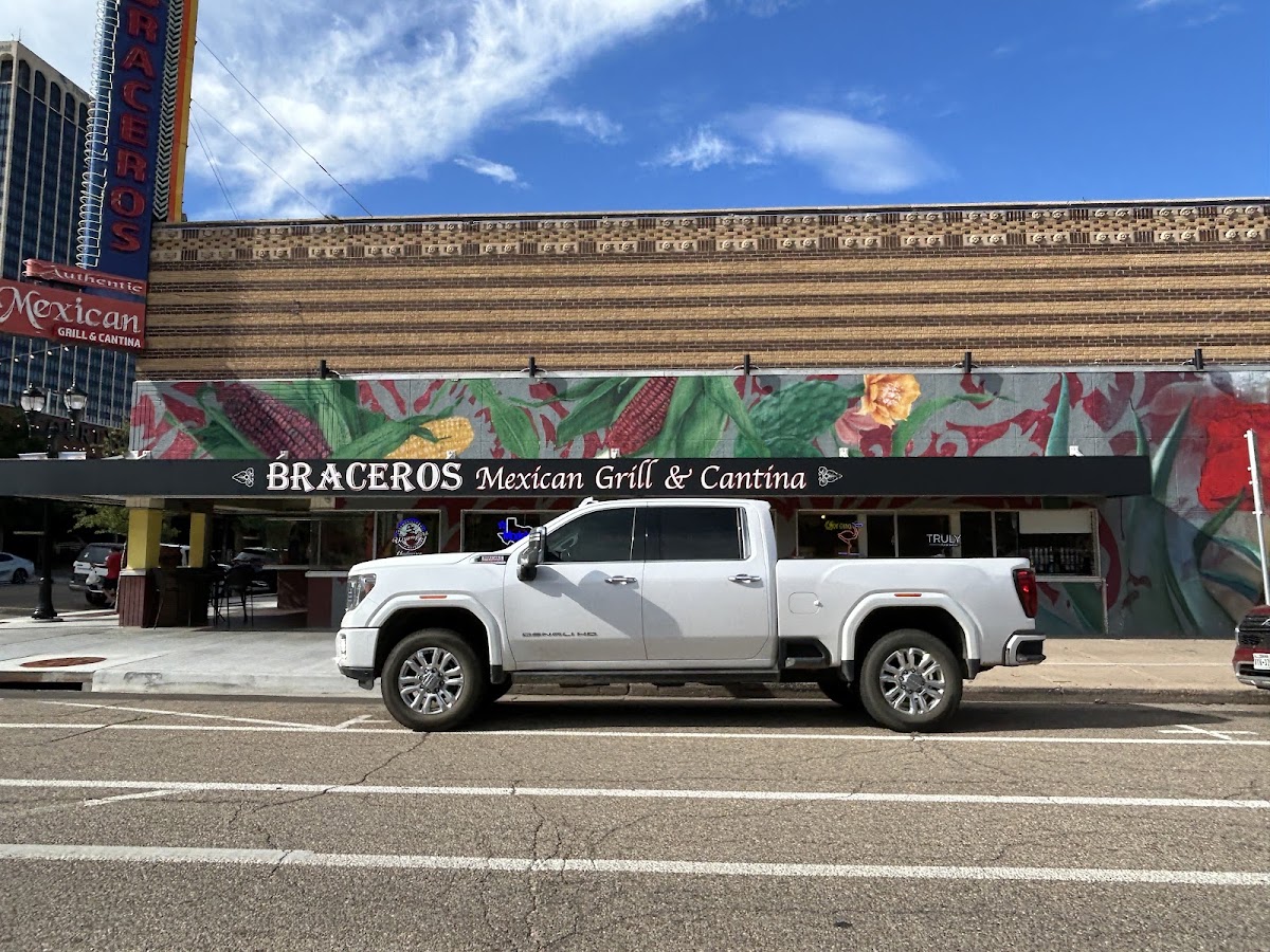 Braceros Downtown