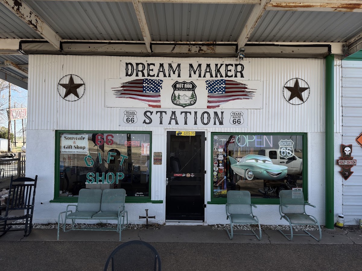 Dream Maker Station Route 66 Souvenir & Gift Shop