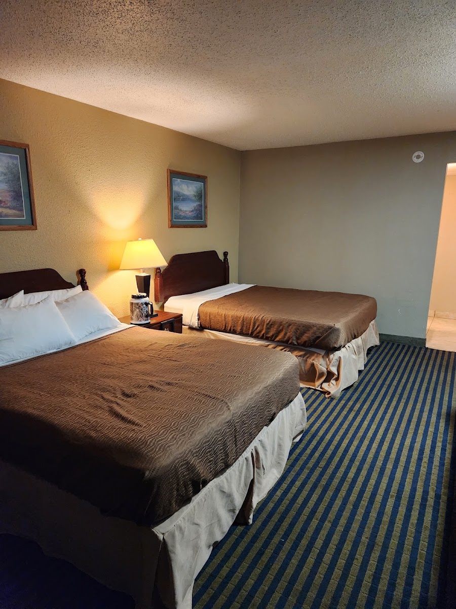 Executive Plus Inn & Suites