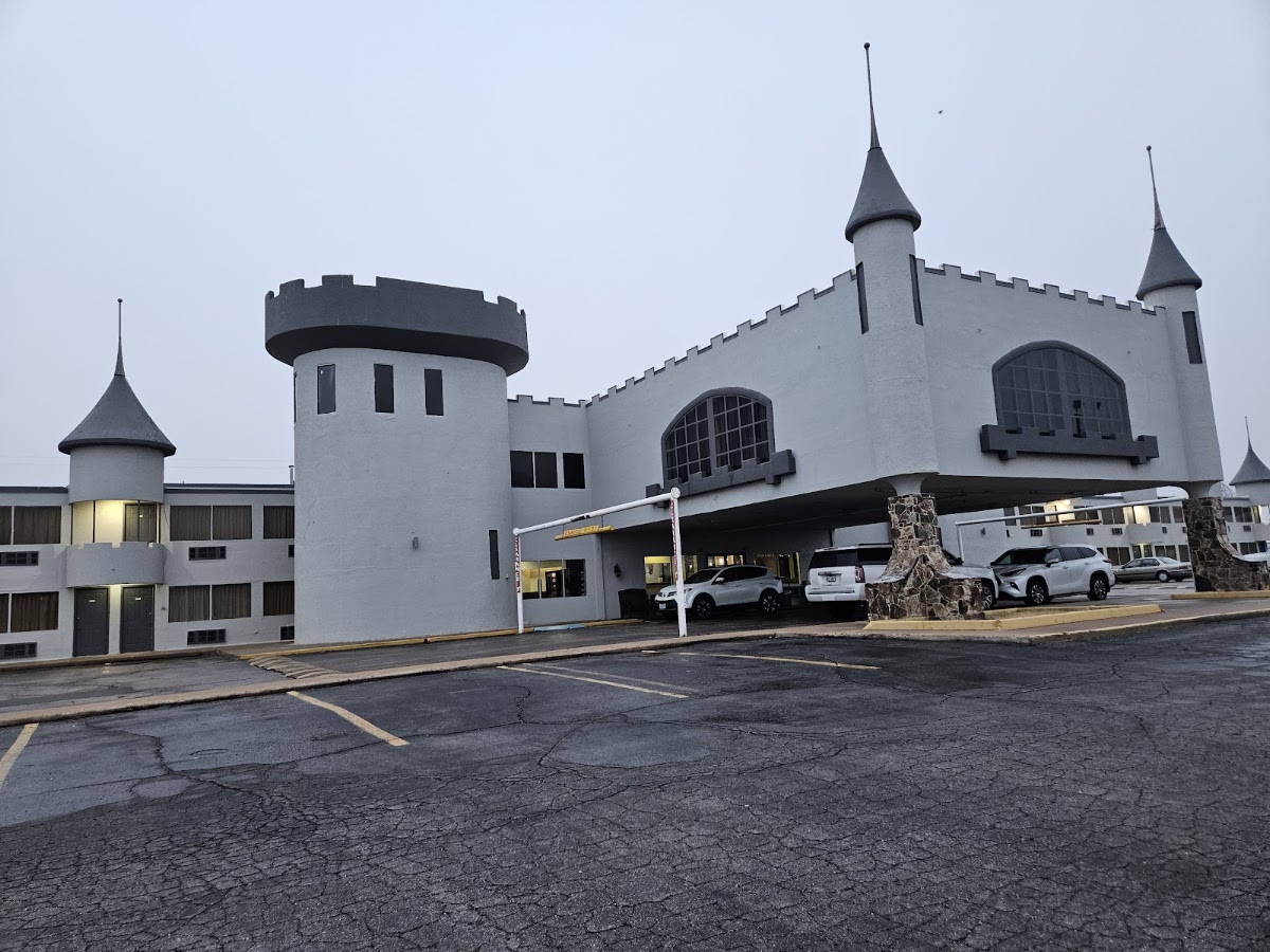 Camelot Inn