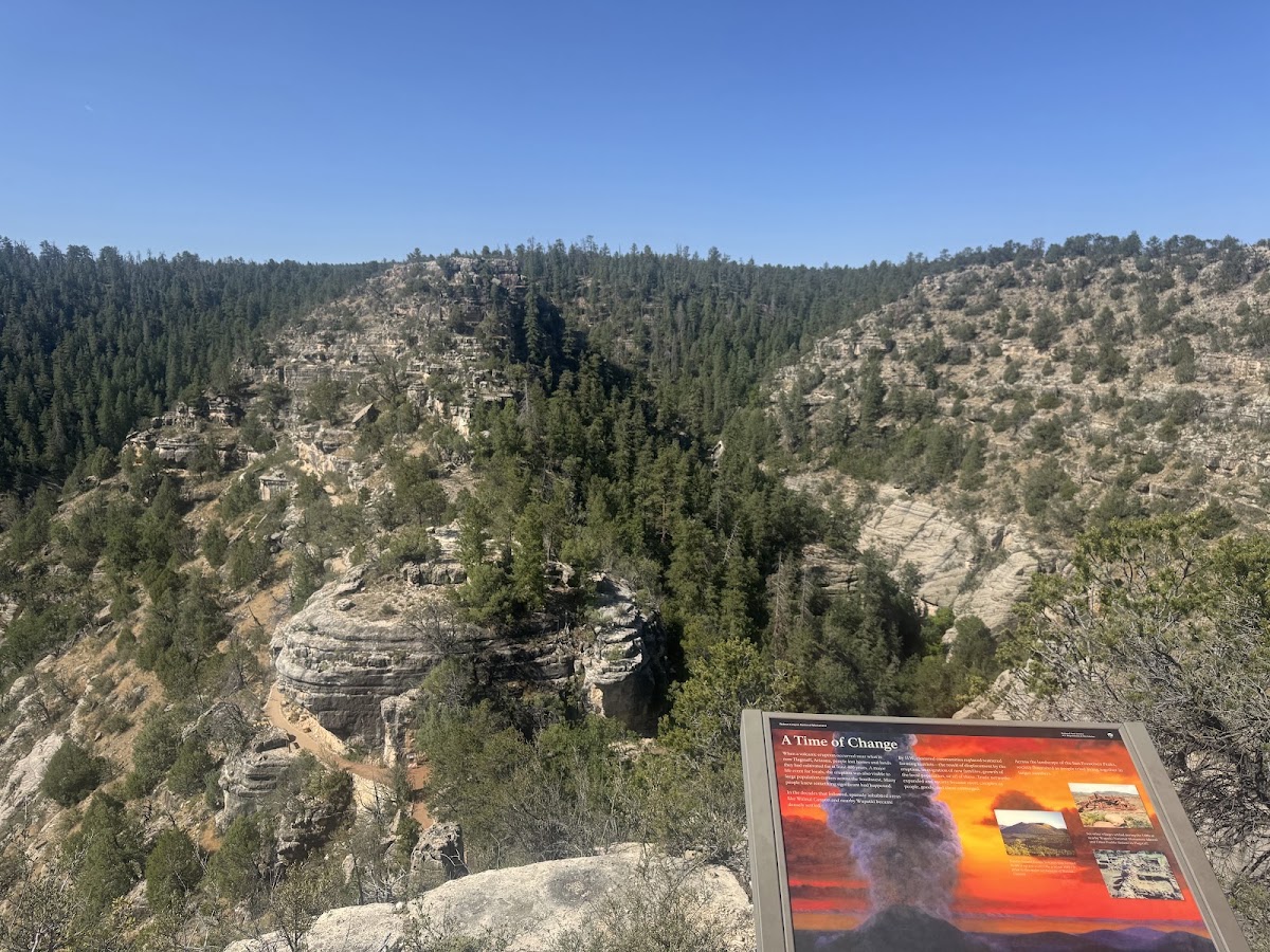 Walnut Canyon Visitor Center