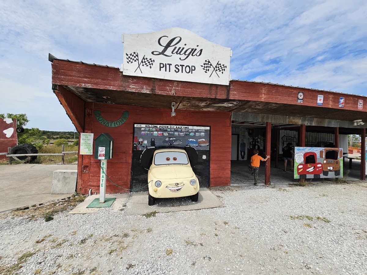 Luigis Pit Stop