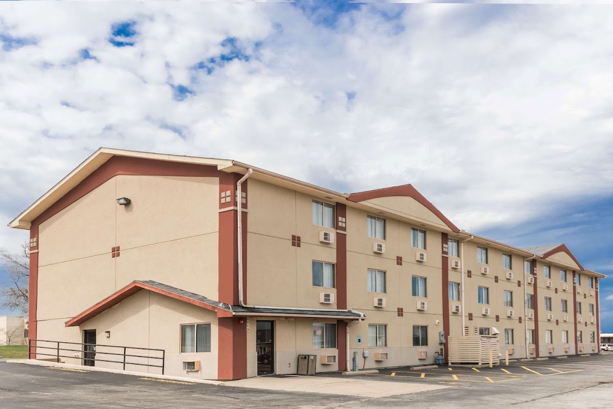 Super 8 by Wyndham Bloomington/Normal