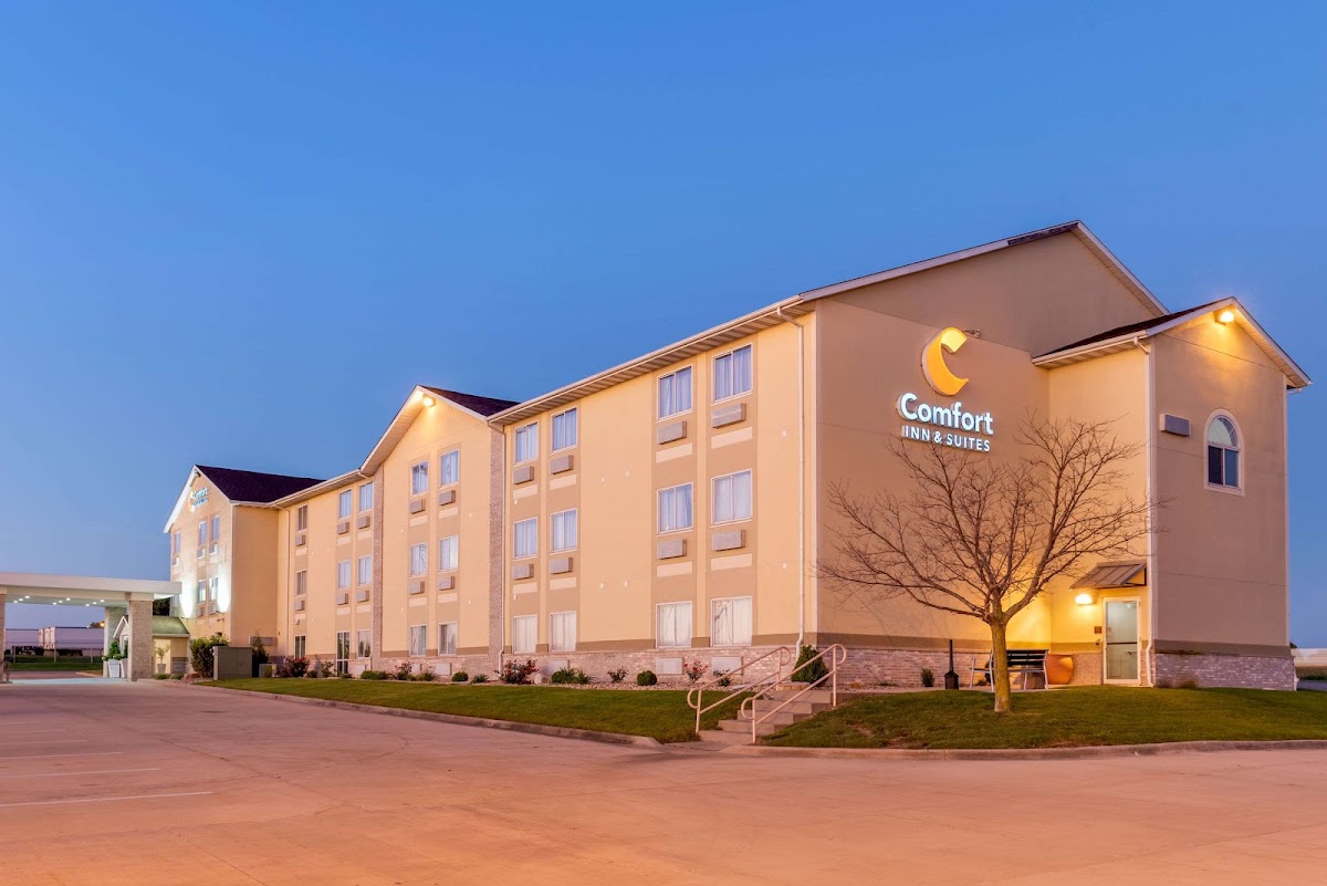 Comfort Inn & Suites near Route 66