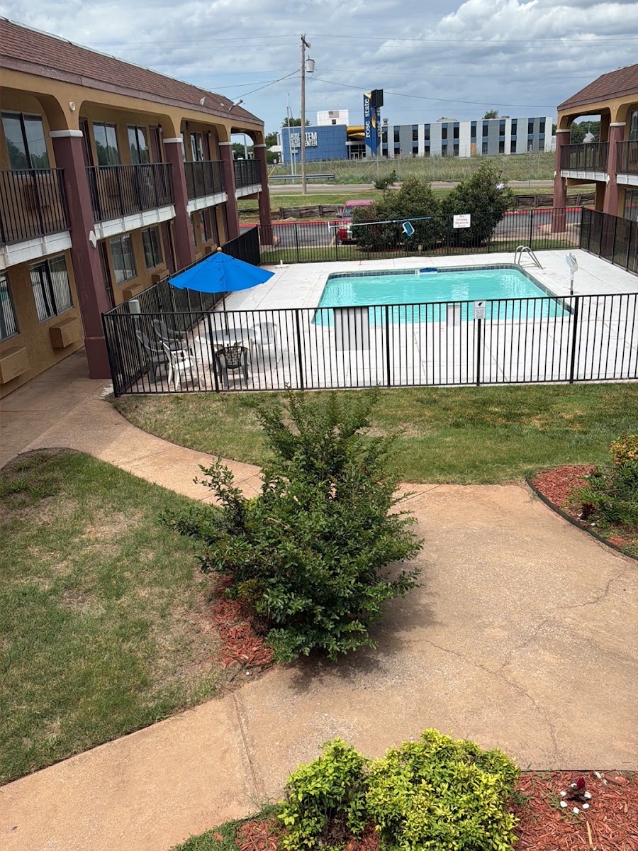 Super 8 by Wyndham Midwest City OK
