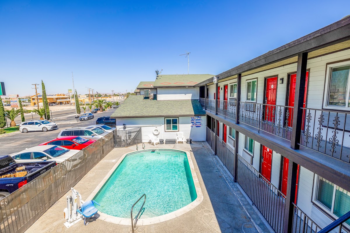 Hotel Avenida Victorville I 15