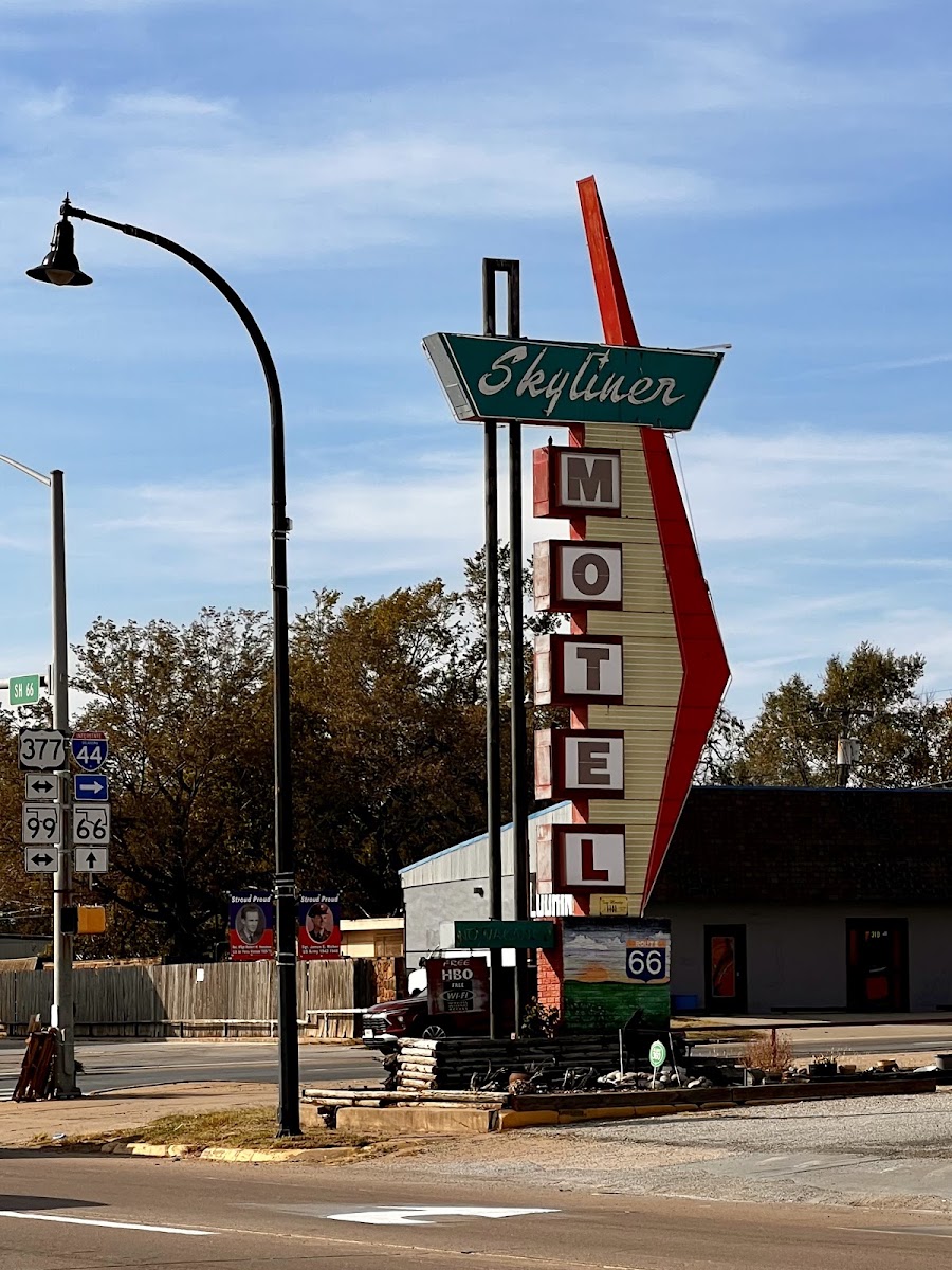 Skyliner Motel