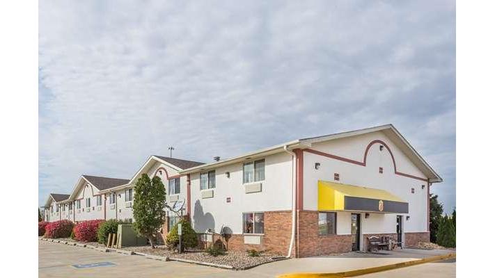 Super 8 by Wyndham Pontiac
