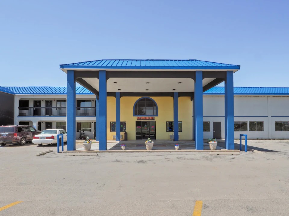 Lonestar Inn & Suites, Erick OK - Hwy 40 BY OYO