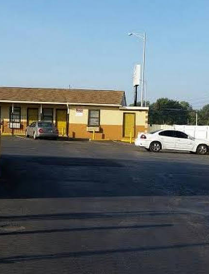 DeLux Motel