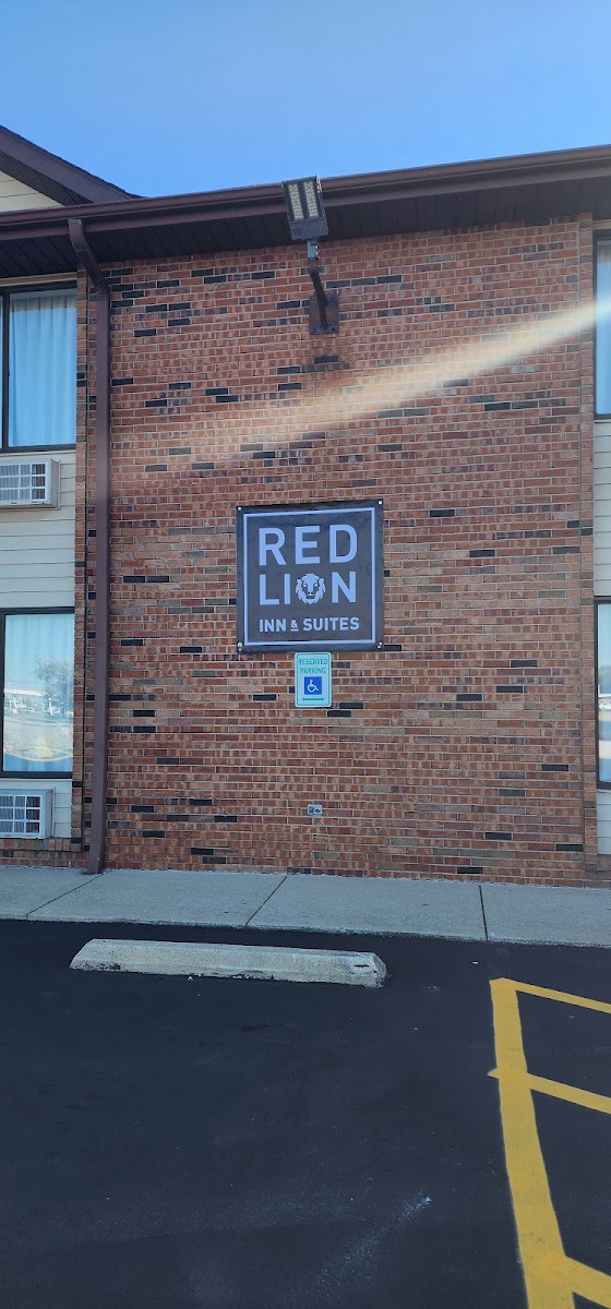Red Lion Inn and Suites Pontoon Beach/St. Louis