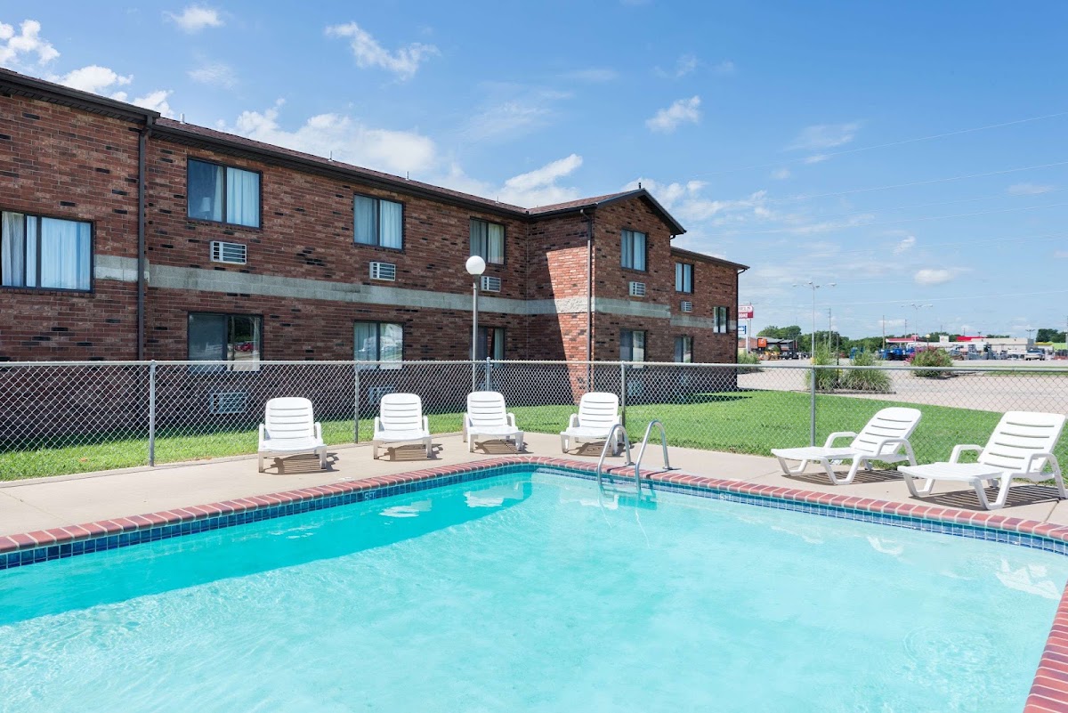 Super 8 by Wyndham Independence