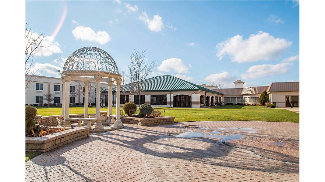 Clarion Inn Elmhurst - Oak Brook near I-88, I-290, I-294