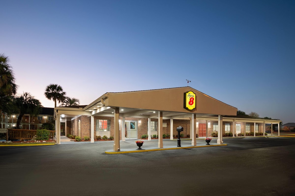 Super 8 by Wyndham Lake City