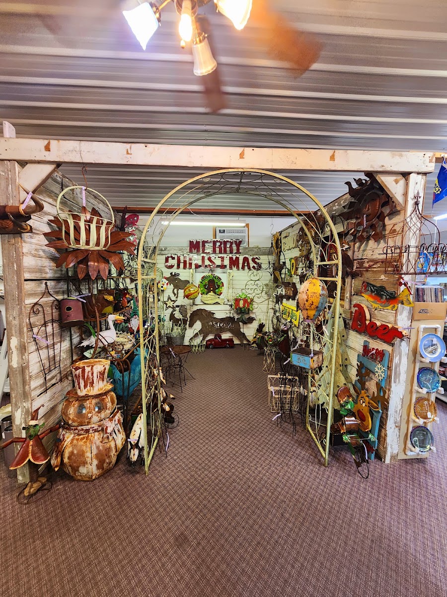 Lighthouse Antique Mall