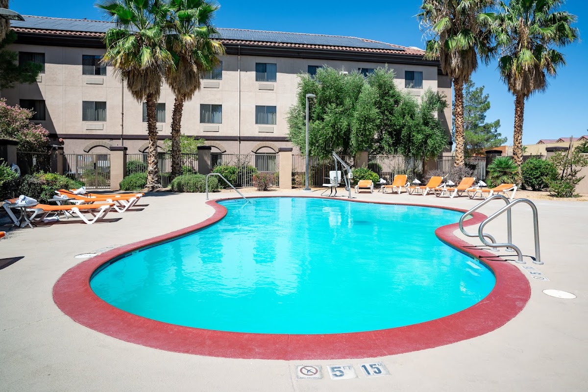 Holiday Inn Express & Suites Barstow-Outlet Center by IHG