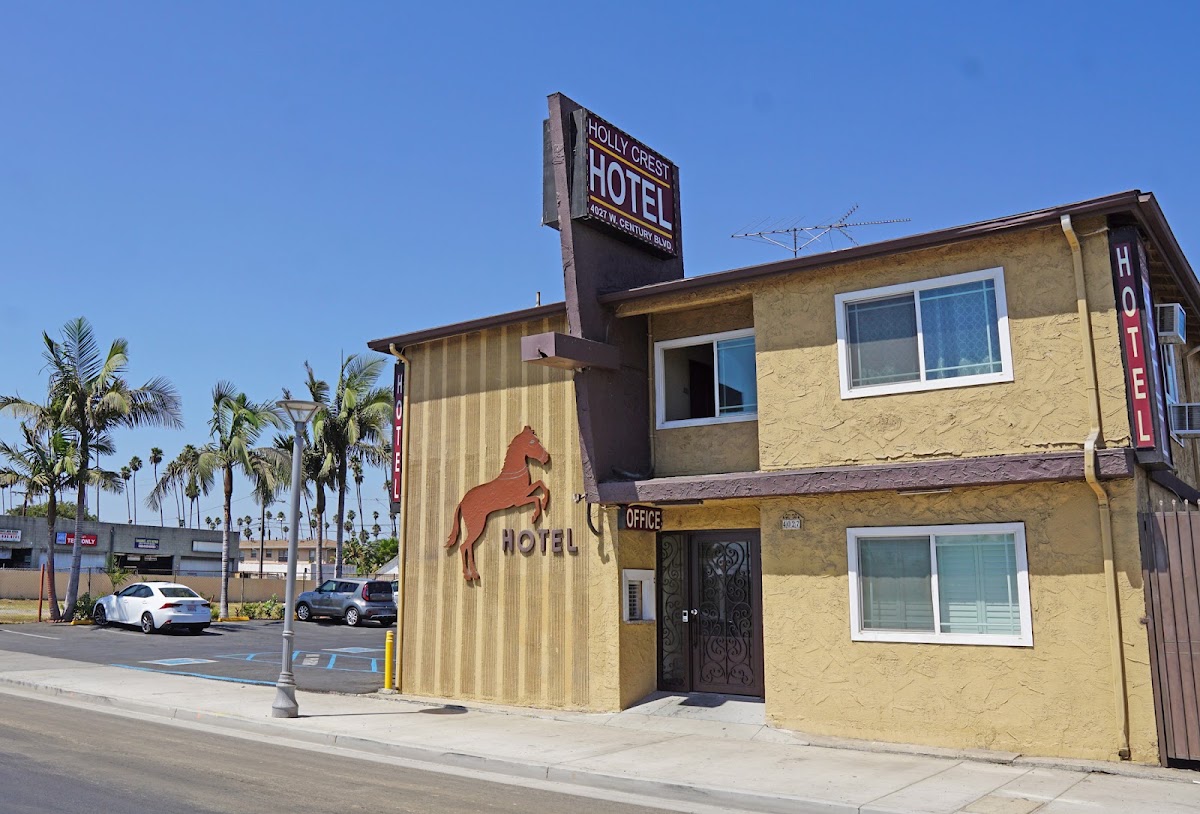 Holly Crest Hotel