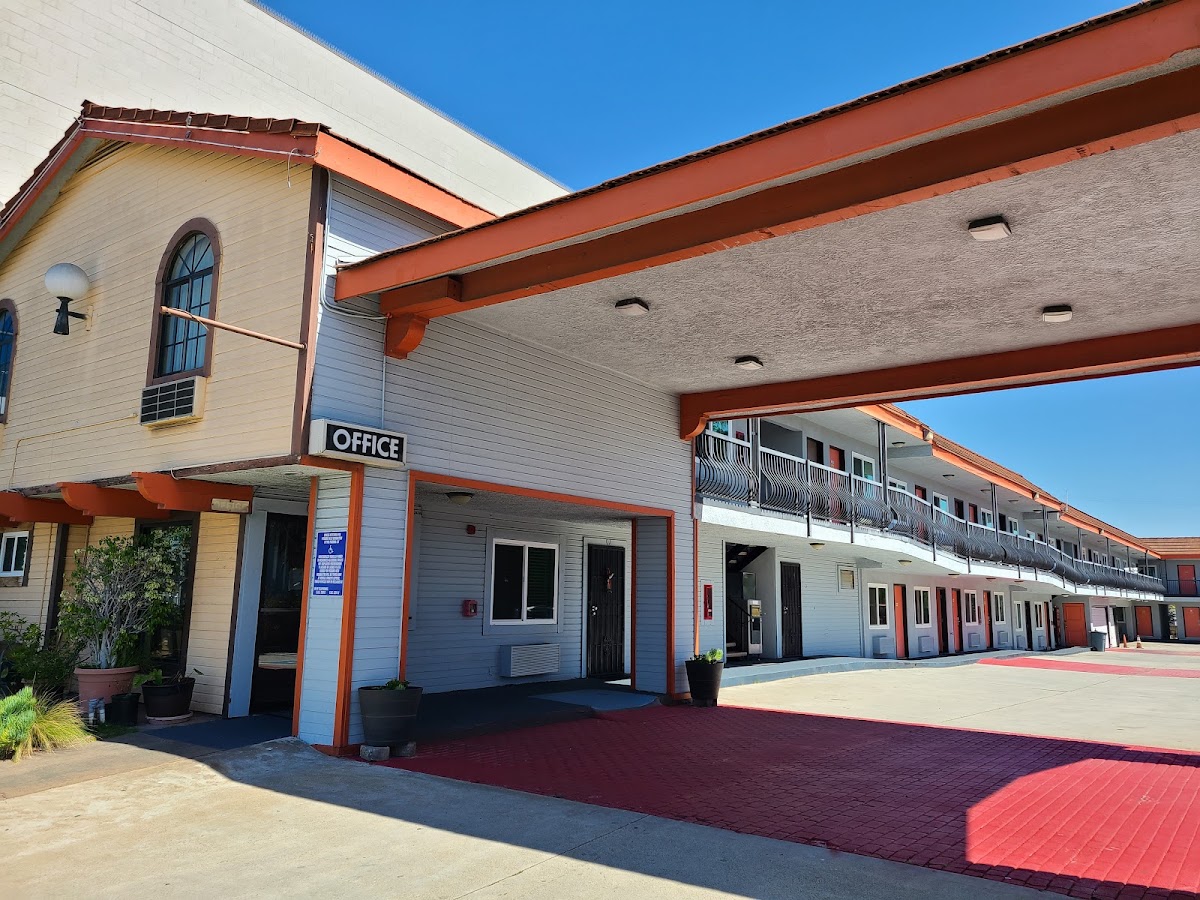 Del Amo Inn