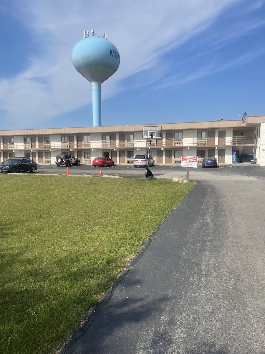 Country Host Motel