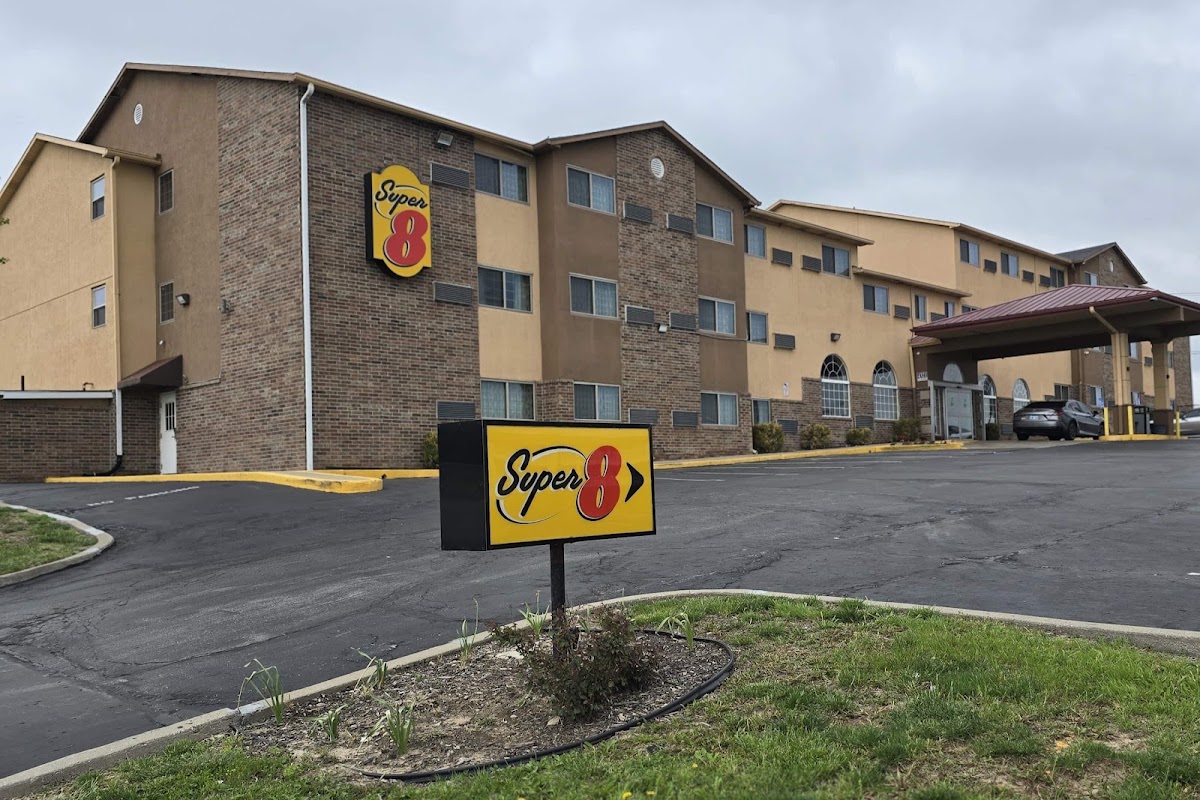 Super 8 by Wyndham Kansas City