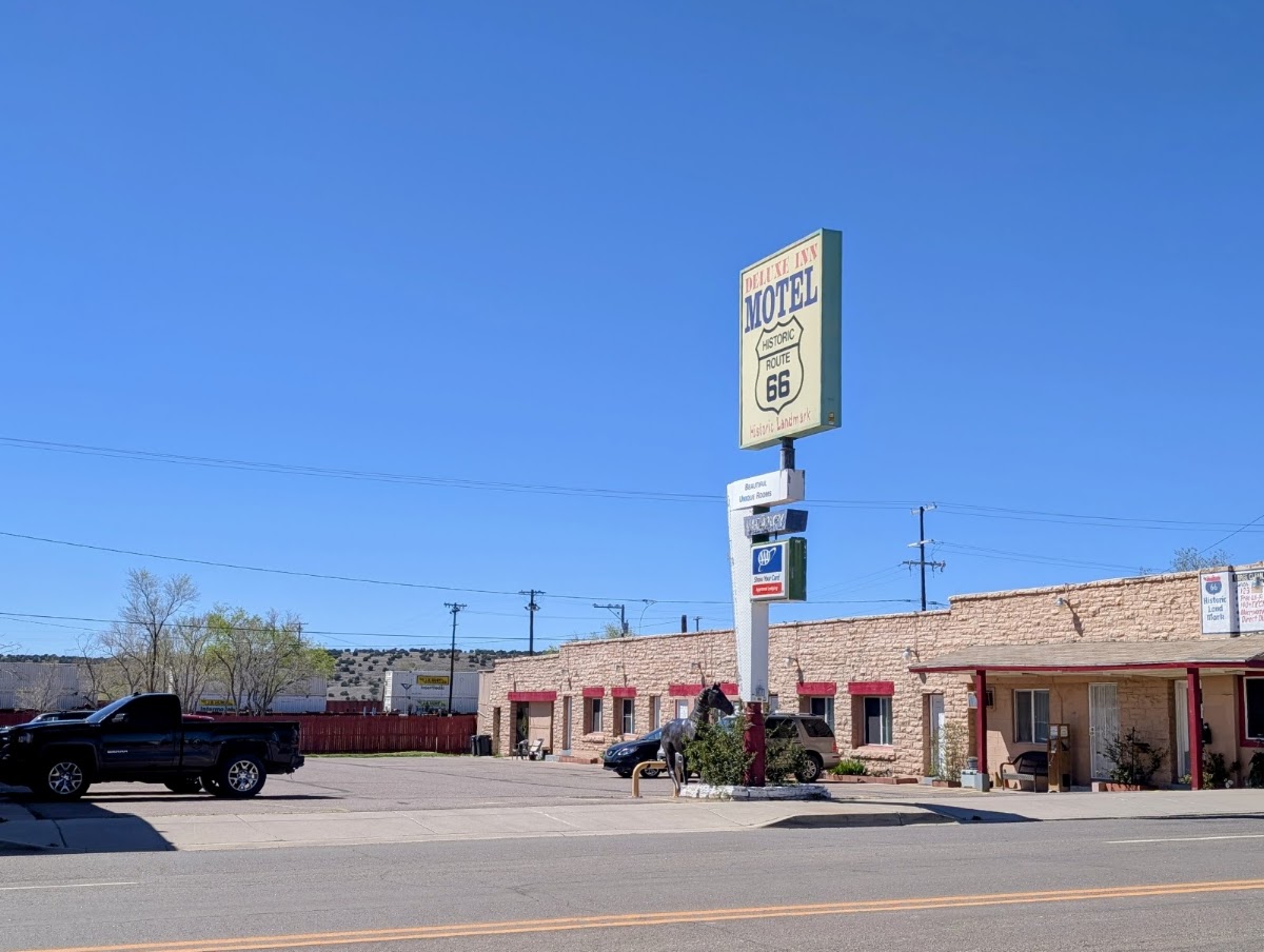 Deluxe Inn