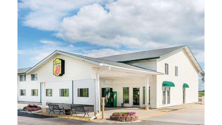 Super 8 by Wyndham Okawville