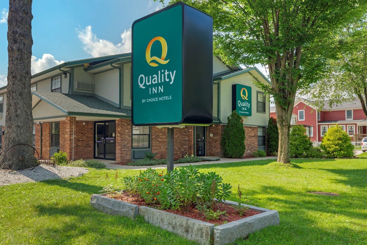 Quality Inn Lee - Lenox South