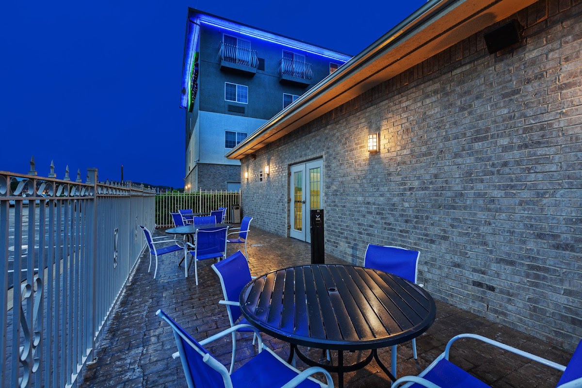 Holiday Inn Express & Suites Jenks by IHG