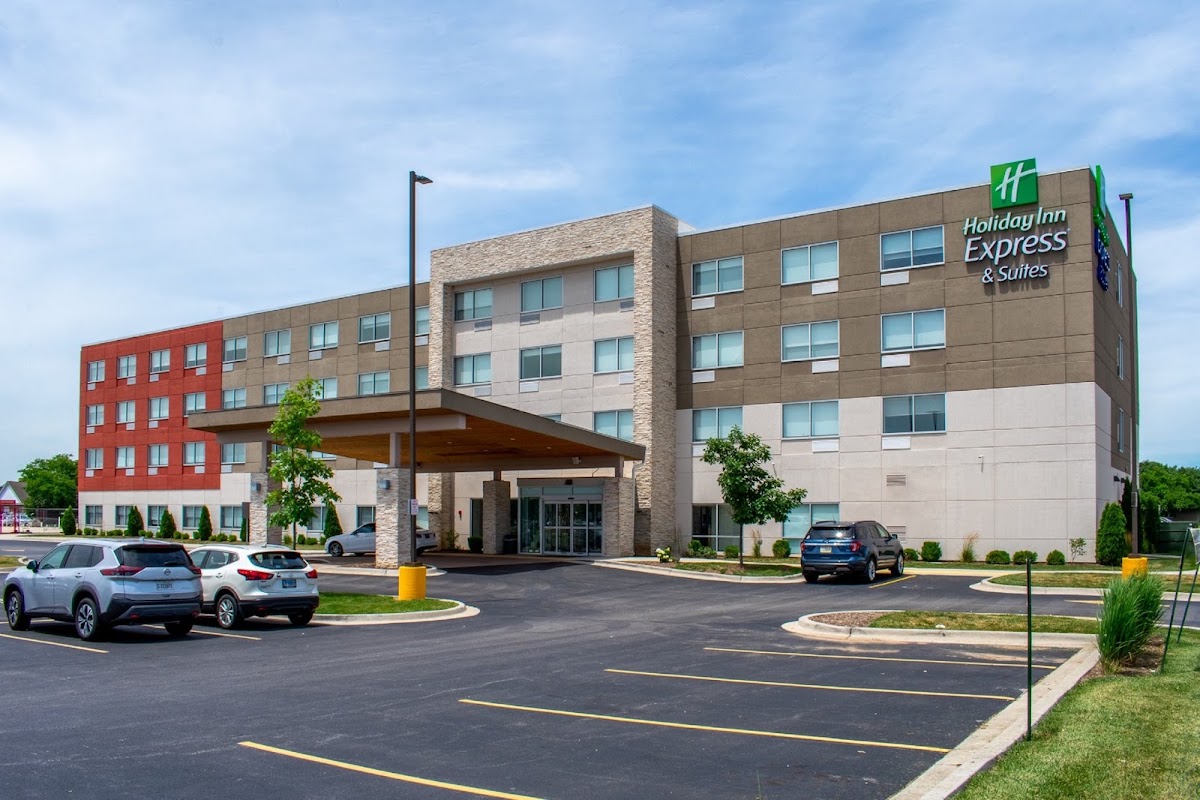 Holiday Inn Express & Suites Yorkville by IHG