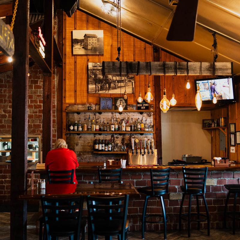Undercliff Grill & Bar