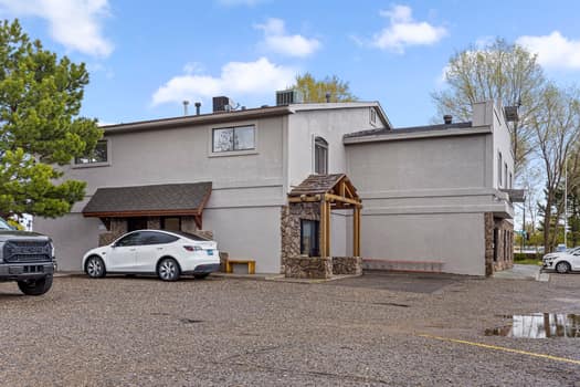 Sixty-Six Slumber - Flagstaff Guesthouse
