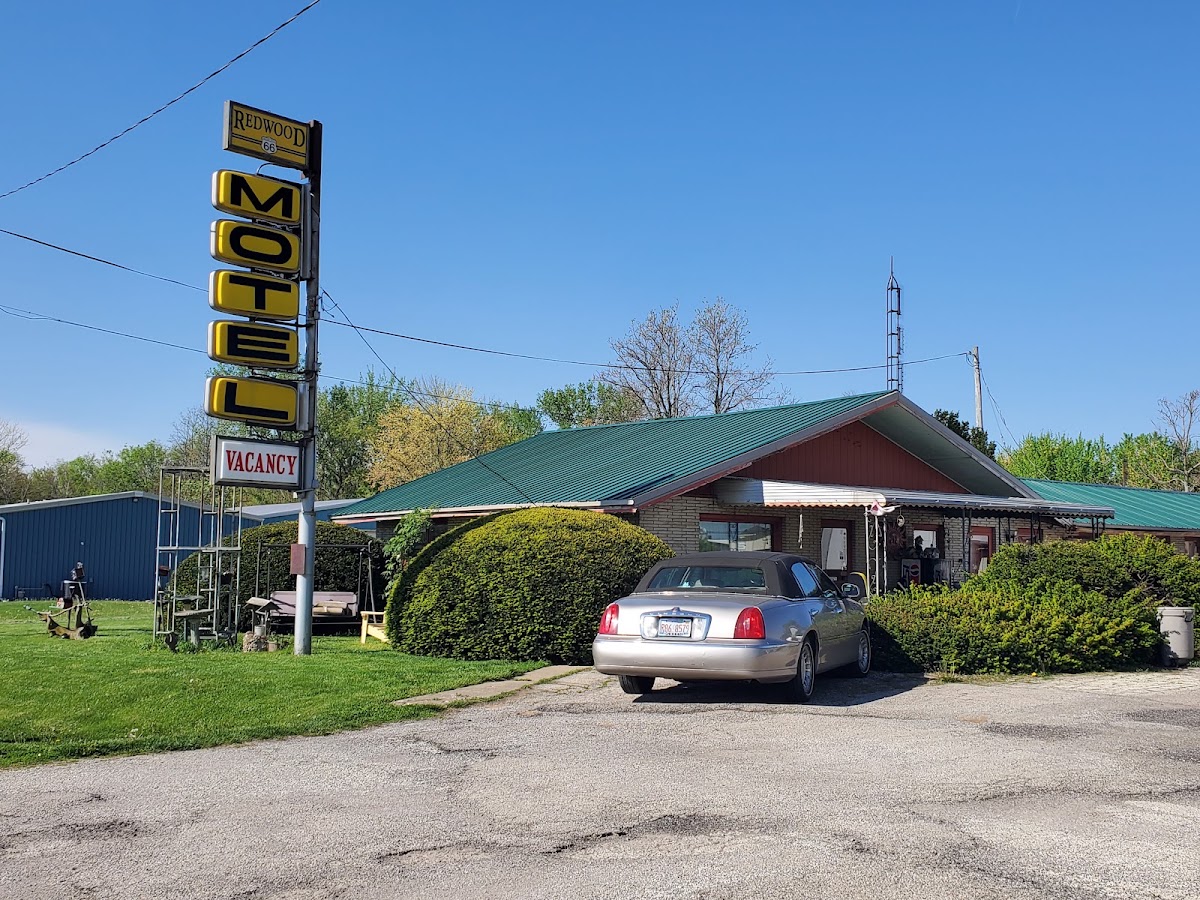 Redwood Motel