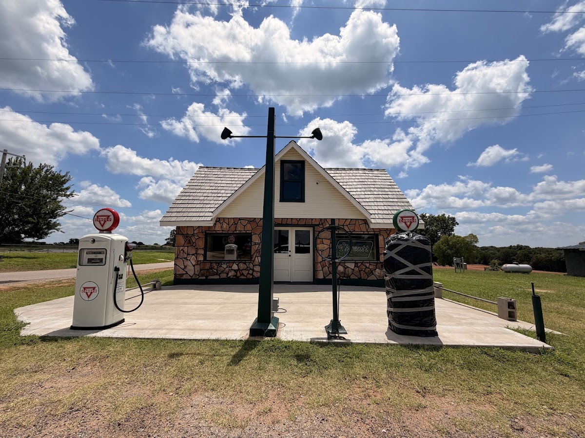 Historic Threatt Filling Station