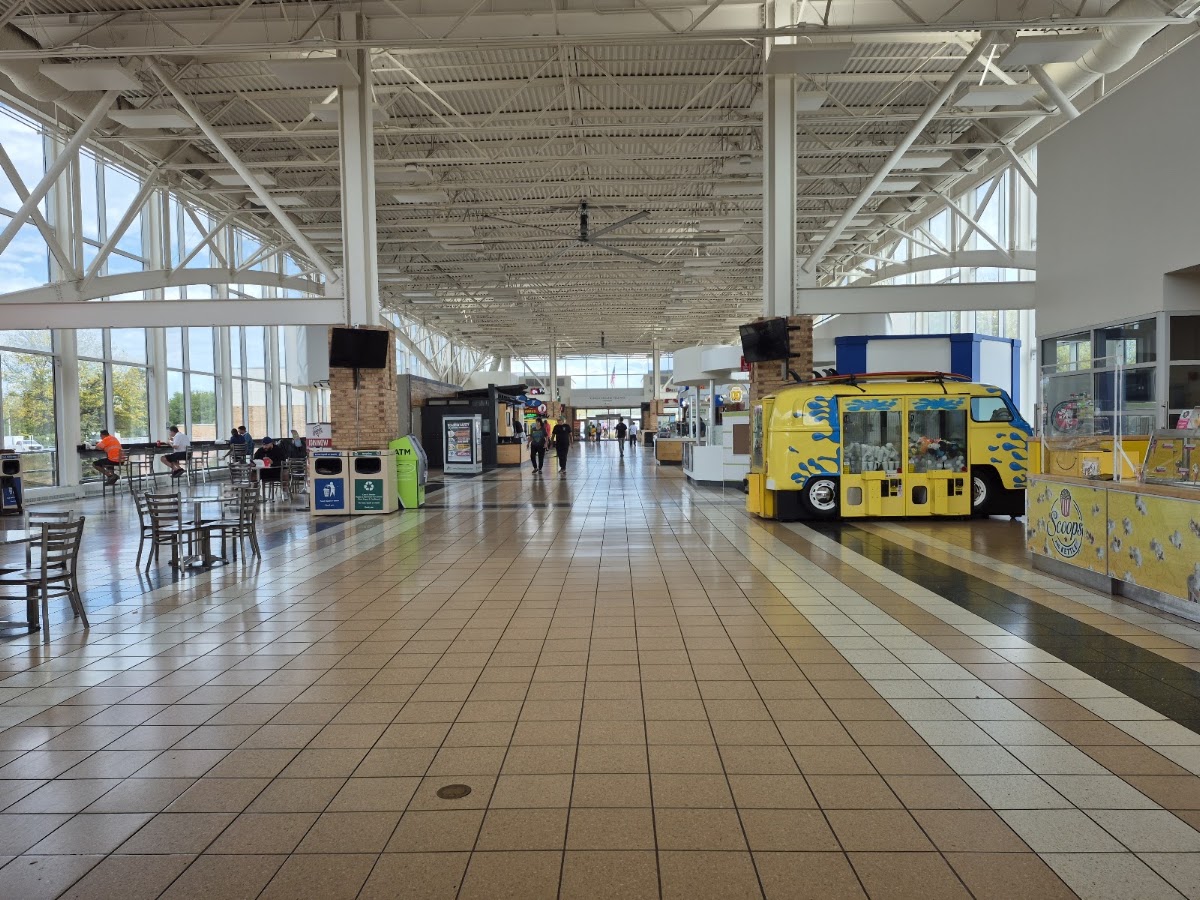 Lake Forest Oasis Travel Plaza