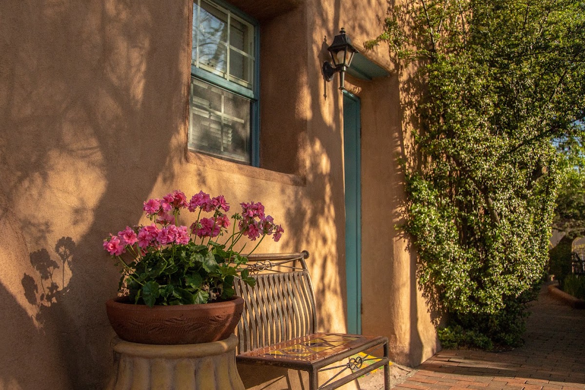 Pueblo Bonito Inn