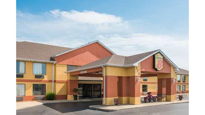 Super 8 by Wyndham Troy IL/St. Louis Area