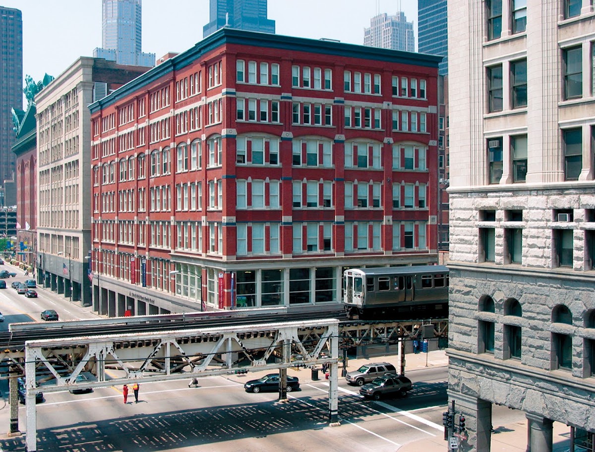 HI Chicago, The J. Ira and Nicki Harris Family Hostel