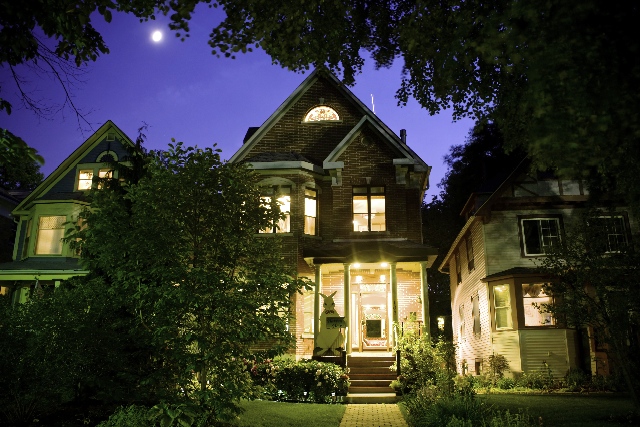Harvey House Inn