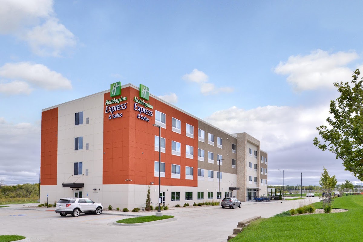 Holiday Inn Express & Suites Lee's Summit - Kansas City by IHG
