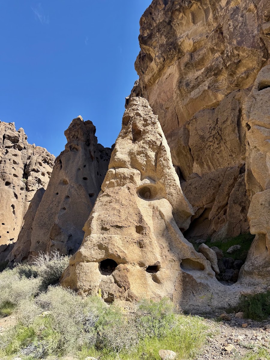 Hole-in-the-Wall Information Center