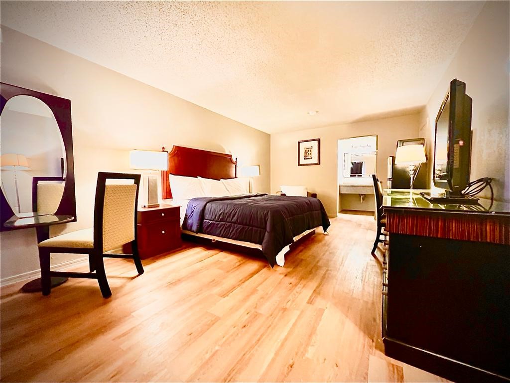 Economy Inn & Suites - Tulsa