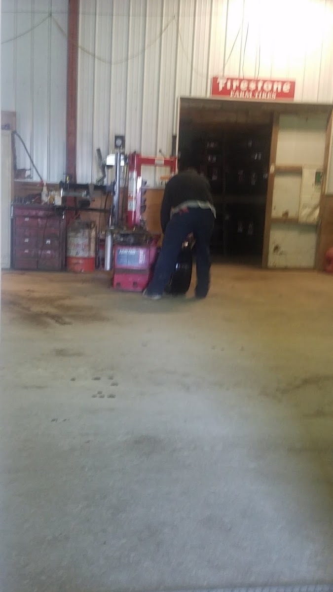 D & D Service Center