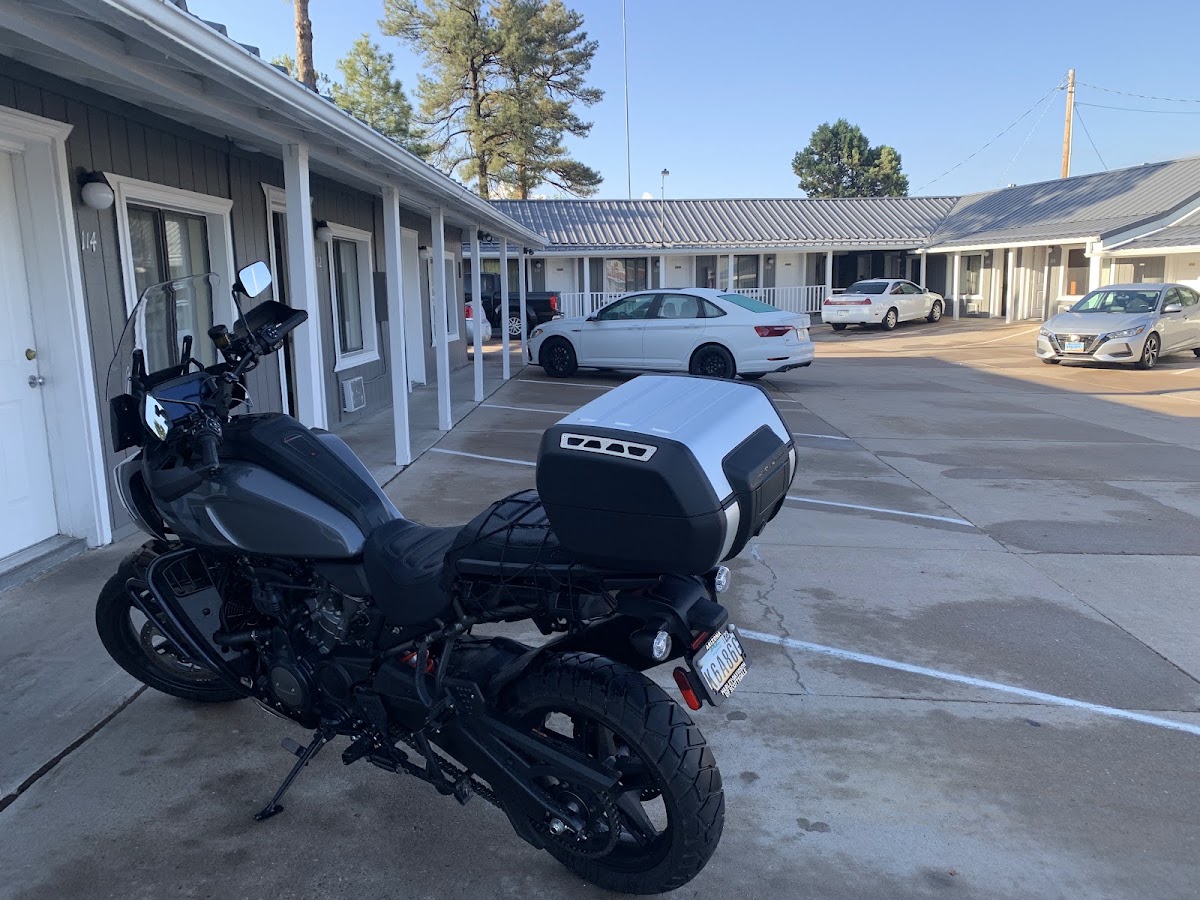 Kiva Motel