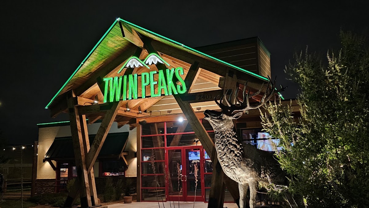 Twin Peaks Amarillo