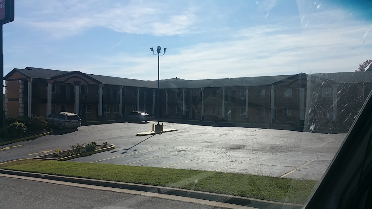 Economy Inn & Suites