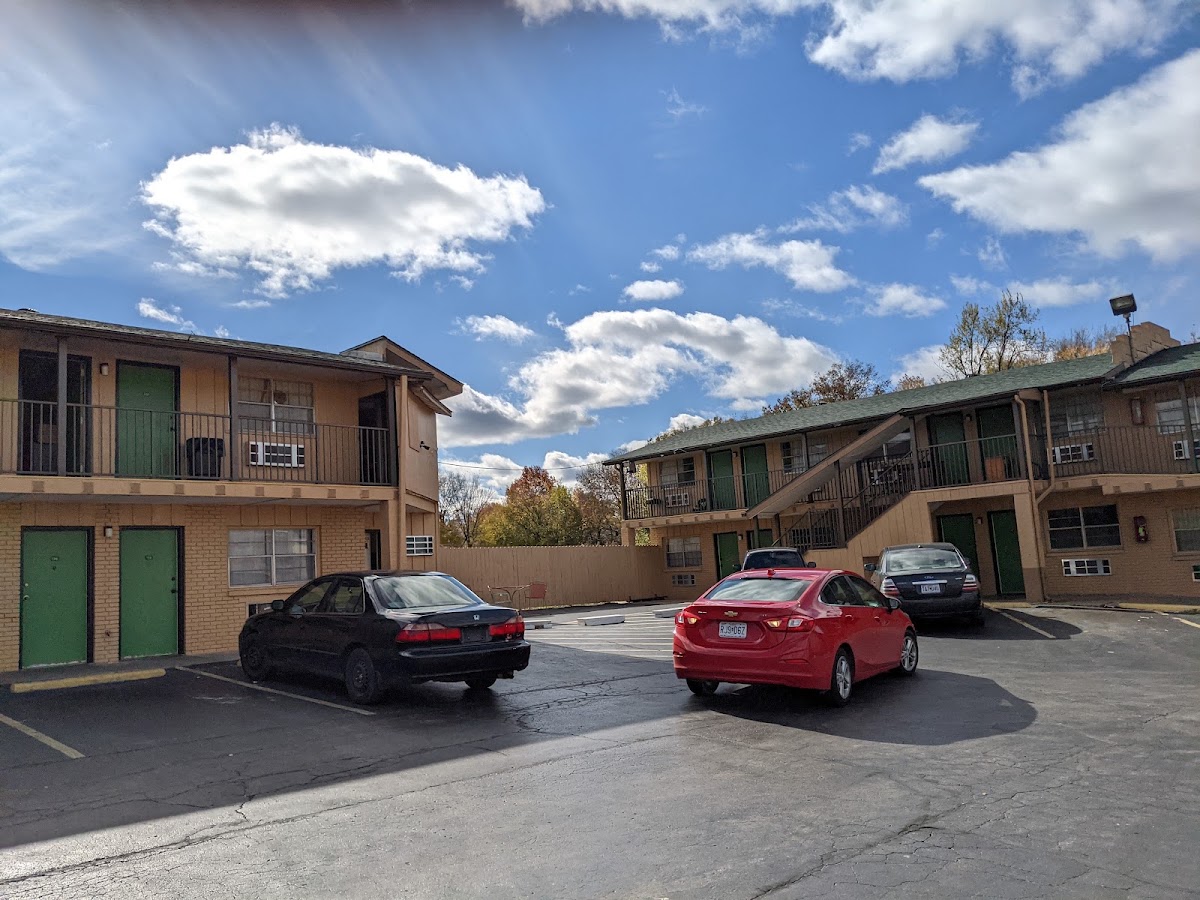 Glenstone Place: Extended Stay