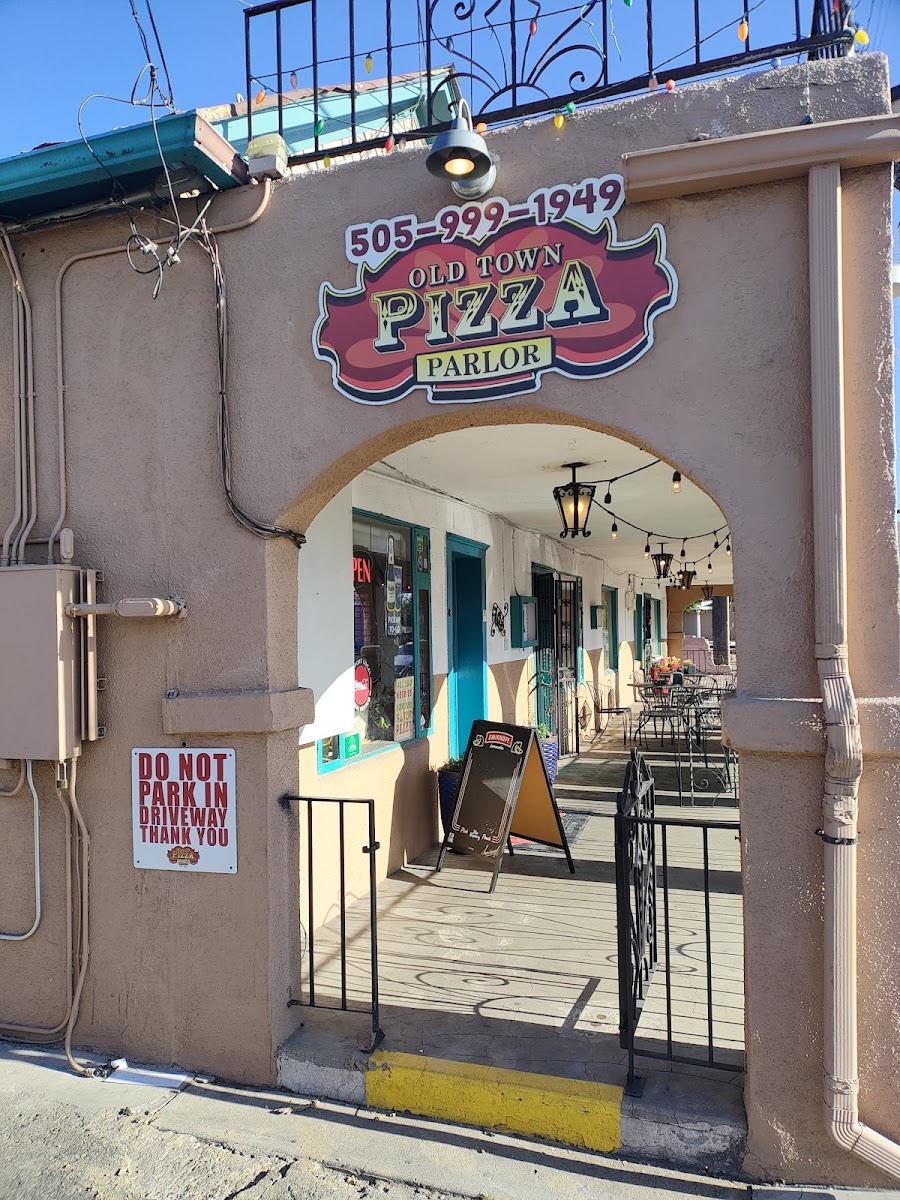 Old Town Pizza Parlor