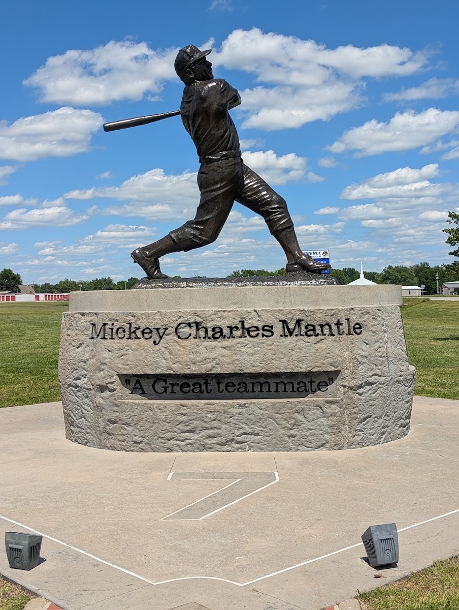 Mickey Mantle Memorial Statue