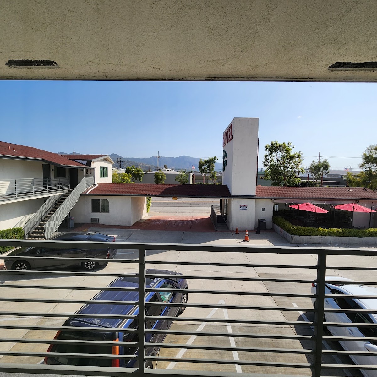 Glen Capri Burbank Universal