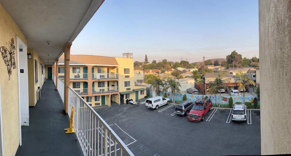 STARLIGHT INN